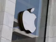 Apple's Stock Decouples from Nasdaq Amid AI Market Volatility