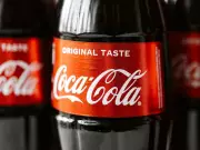 Coca-Cola's Conservative 2026 Outlook Amid CEO Transition and Market Challenges
