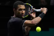 Felix Auger-Aliassime Secures Victory in Dubai Championships Opening Round