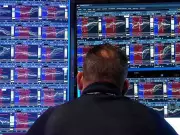 Foreign Investors Criticize America by Day, Buy Its Stocks by Night