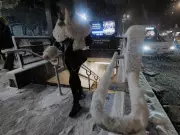 Intense Snowstorm Paralyzes Northeastern U.S., Dumping Over 30 cm of Snow