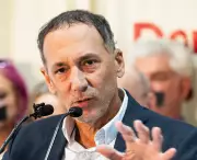 Quebec Specialist Doctors Intensify Pressure Amid Stalled Contract Negotiations