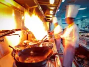 Trade Tensions Drive Up Restaurant Costs, Impacting Canadian Eateries