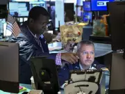 Wall Street Hunts Next Casualty as AI Threatens White-Collar Jobs