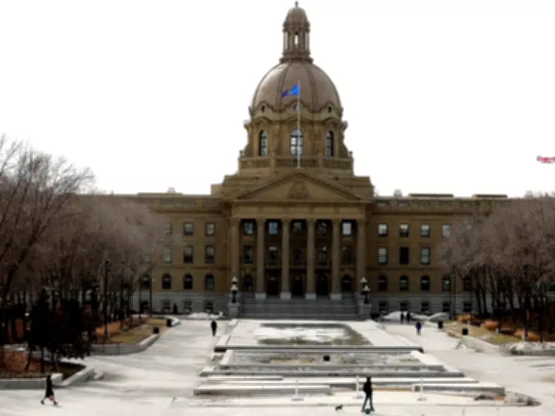 Alberta Immigration Declines as Premier Smith Pushes Controversial Referendum