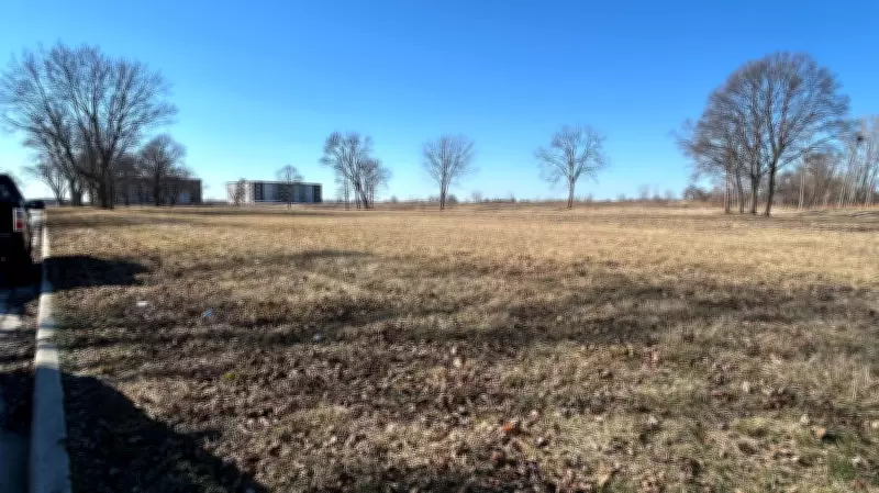 Amherstburg Residents Voice Traffic and Parking Worries Over River's Edge Development