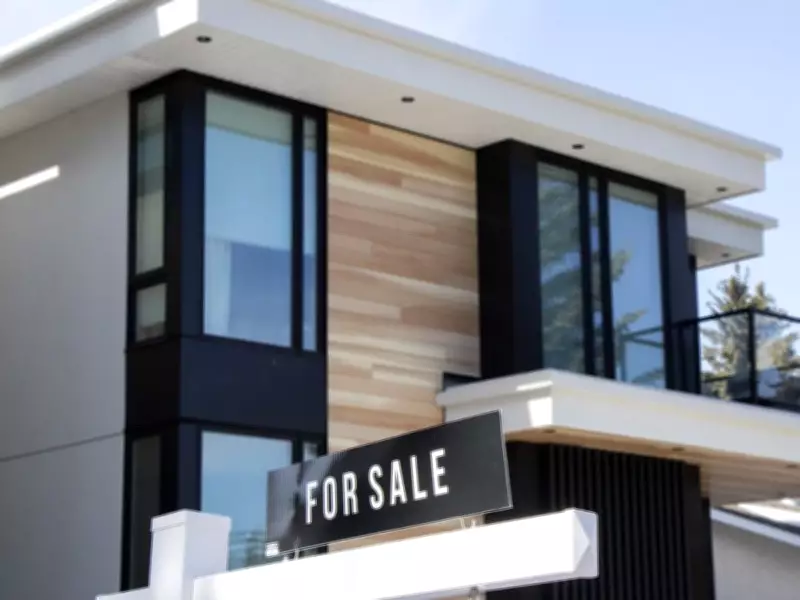 Canadian Home Sales Plunge in January Amid Market Balance