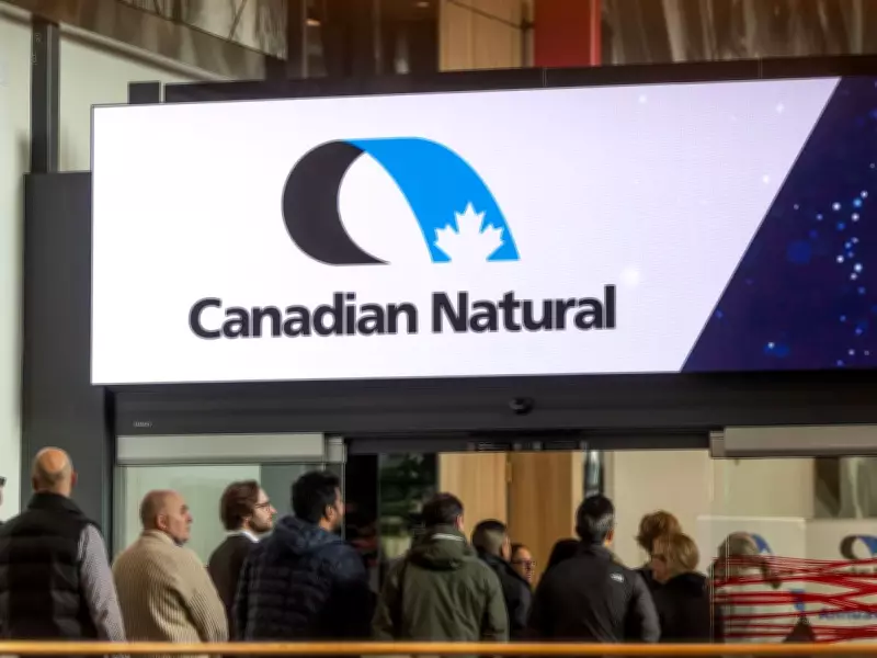 CNRL Delays $8.25 Billion Mine Expansion Amid Carbon Policy Uncertainty