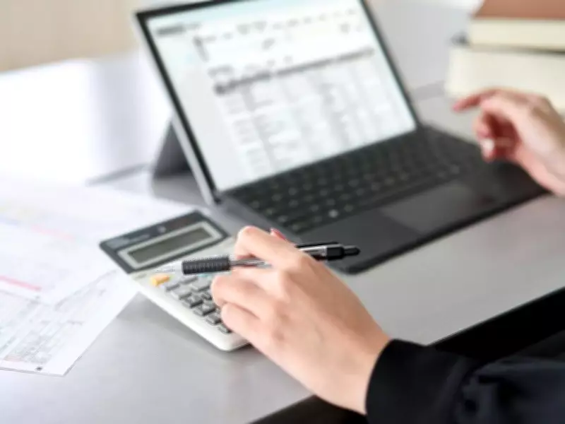 Condo Owners Challenge Retroactive Photocopier Fees as Unlawful