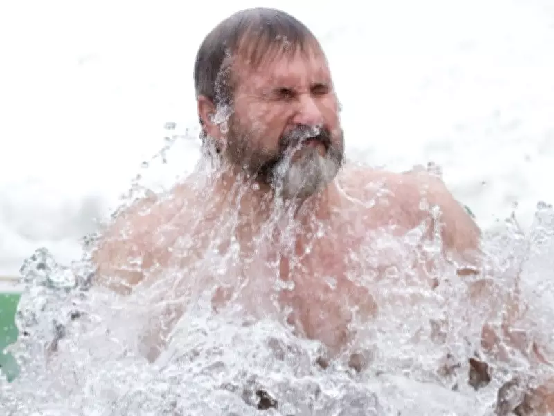 Edmonton Police Brave Icy Waters for Special Olympics Fundraiser