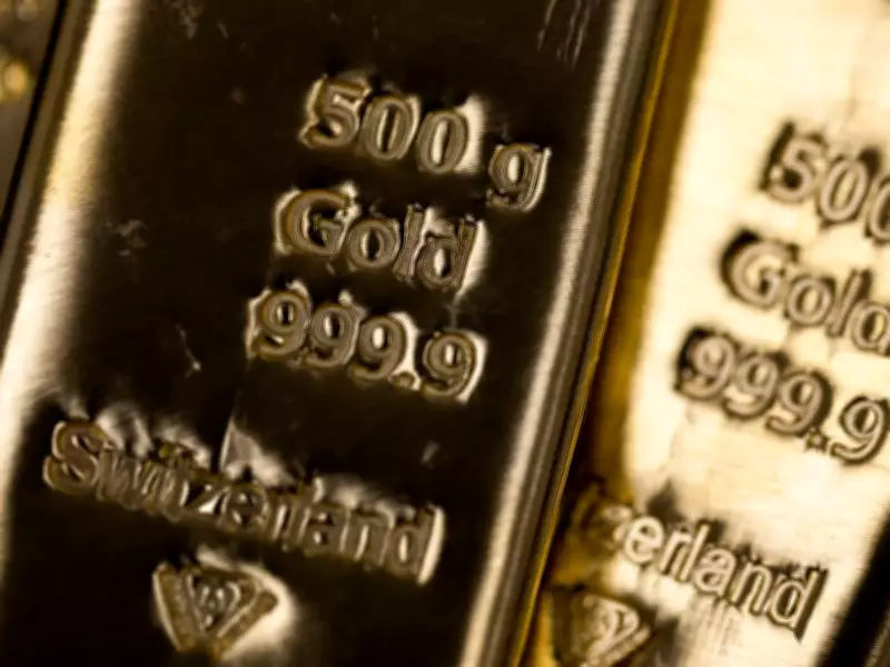 Gold Prices Decline Amid Oil Rally and Interest Rate Concerns