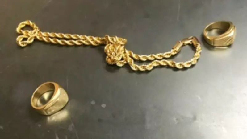 Mounties Issue Spring Scam Alert: Gold, Jewelry, and Paving Frauds on the Rise