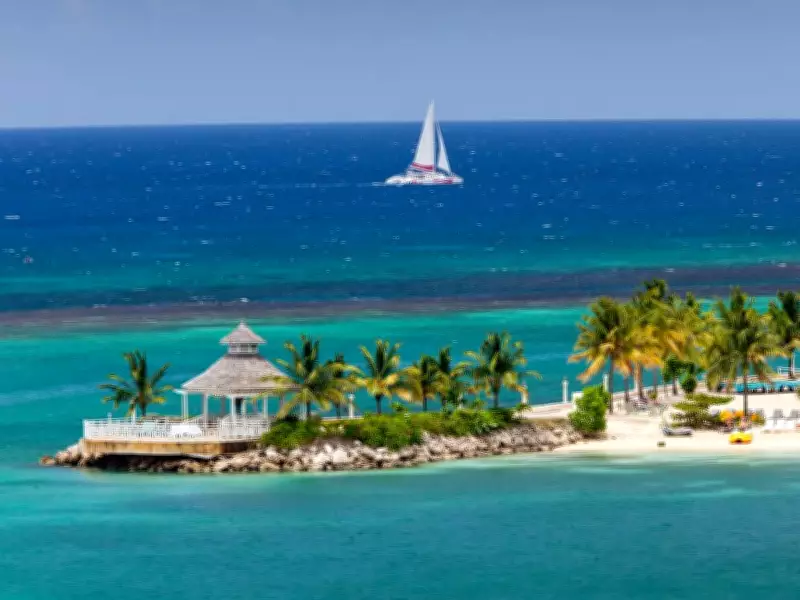 Navigating Market Volatility: Investment Lessons from Sailing Adventures