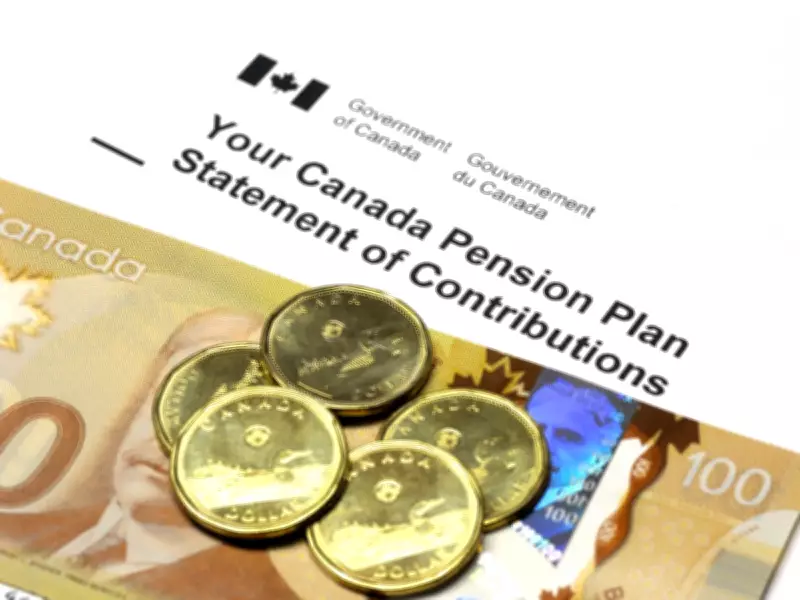 Ontario Couple in Their 50s Weighs RRSP vs CPP for Early Retirement Planning