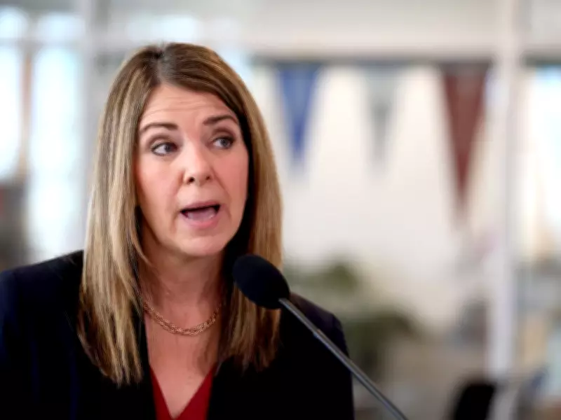 Poll: Majority of Albertans Believe Premier Smith Would Vote for Independence