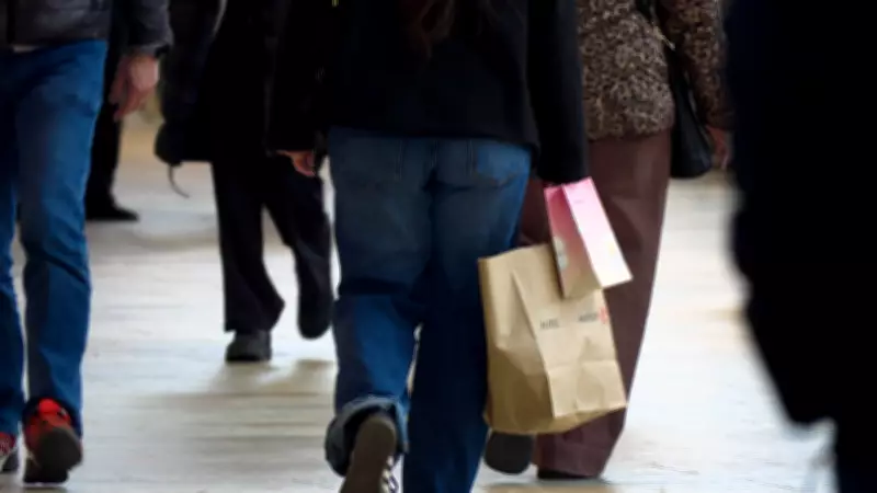 Quebec Launches Pilot Project for Extended Weekend Shopping Hours