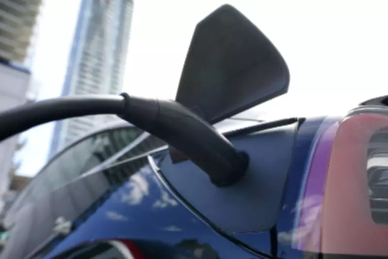 Quebec Premier Rejects Ontario's Criticism of Electric Vehicle Adoption Goals