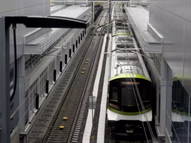 REM Service Halted After Electrical Issue Causes Smoke in Train Car