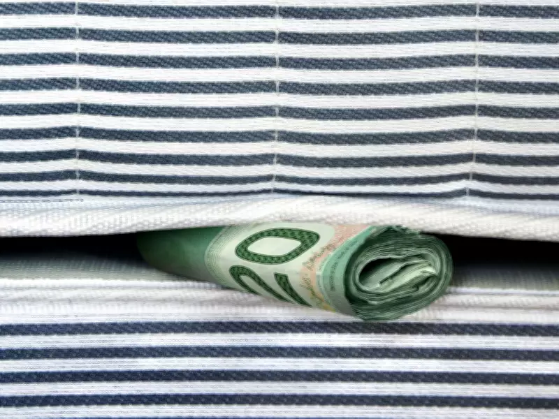 Retiree's Market Crash Fears: Should He Shift to 100% Income Portfolio?