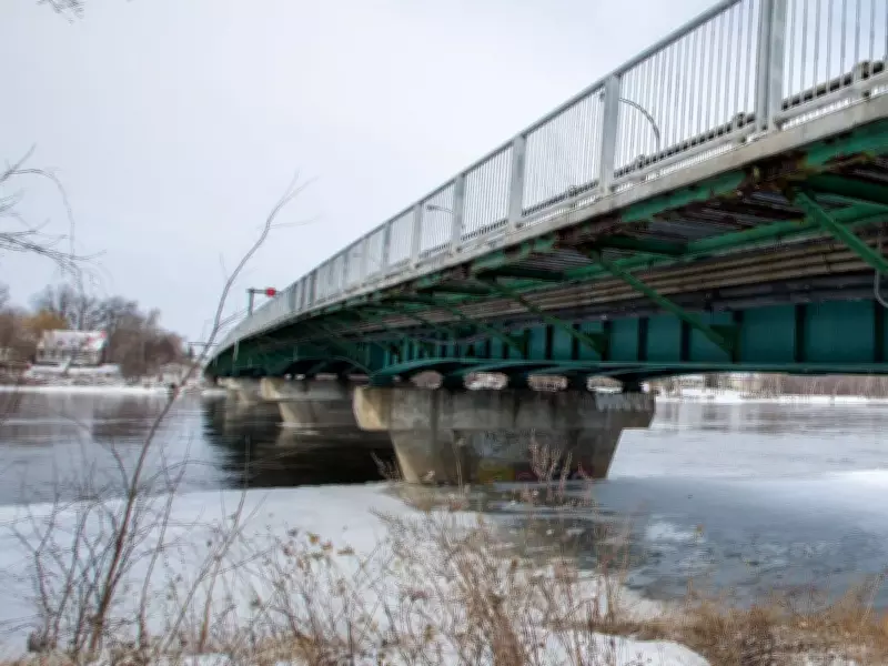 Search Resumes for Man Who Fell Through Ice into River in Ste-Geneviève