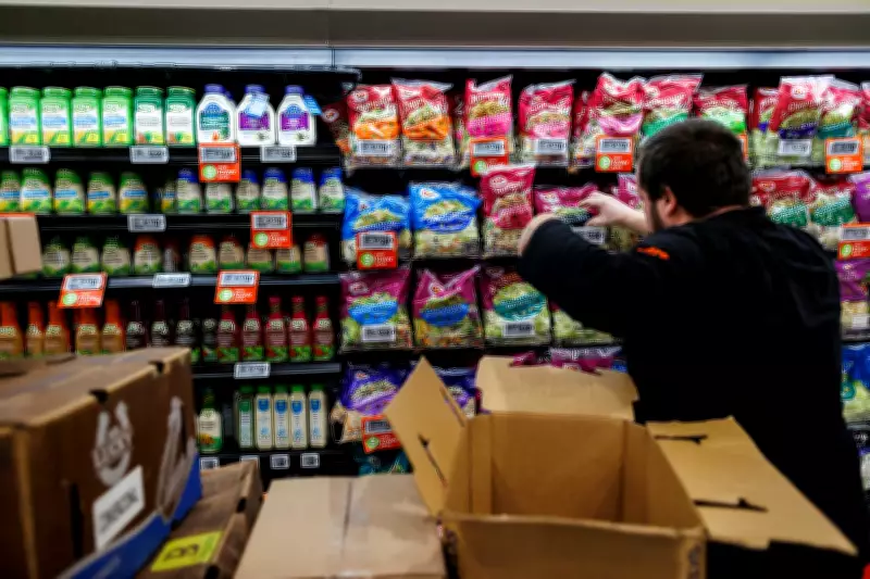 Strike Begins at Metro Fruit and Vegetable Distribution Center in Montreal