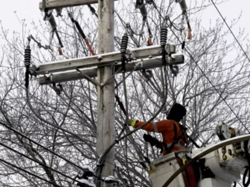 Strong Winds Leave Tens of Thousands Without Power in Quebec
