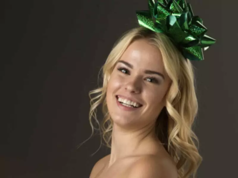 SUNshine Girl Hailee: A Glimpse into Her Life and 2018 Photoshoot