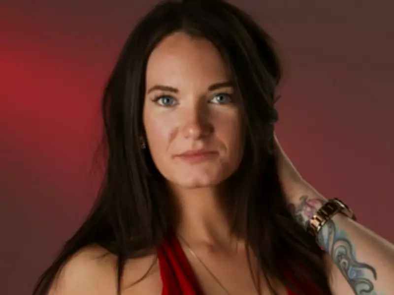 SUNshine Girl Jessica: A Model with Hockey Passion and Lacrosse Love