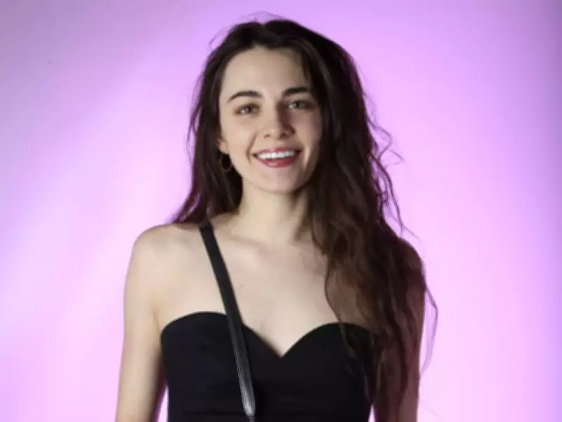 SUNshine Girl Michelle: A Toronto Model with Horror Film Dreams