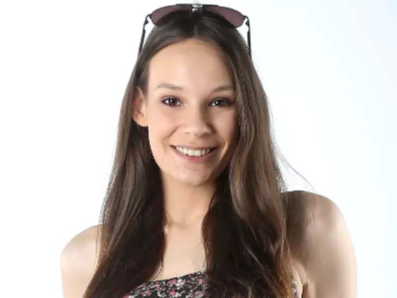 SUNshine Girl Shaye: A Glimpse into the Life of a Toronto Model