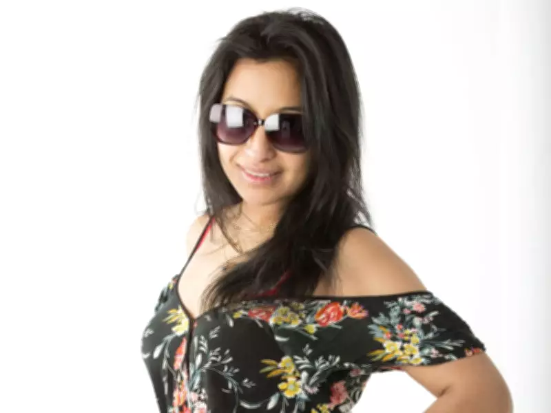 SUNshine Girl Tina: A 2019 Profile of a Travel-Loving Libra