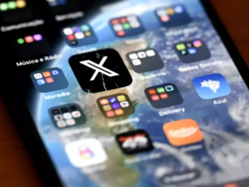 Survey Shows Canadians Overwhelmingly Support Banning Youth from Social Media