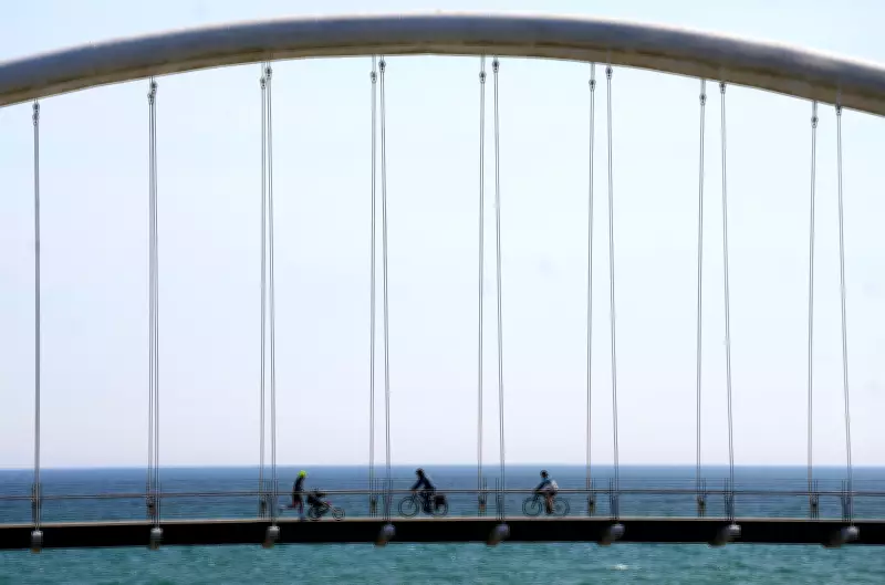 Toronto Braces for Temperature Rollercoaster with Brief Warm Spell This Week