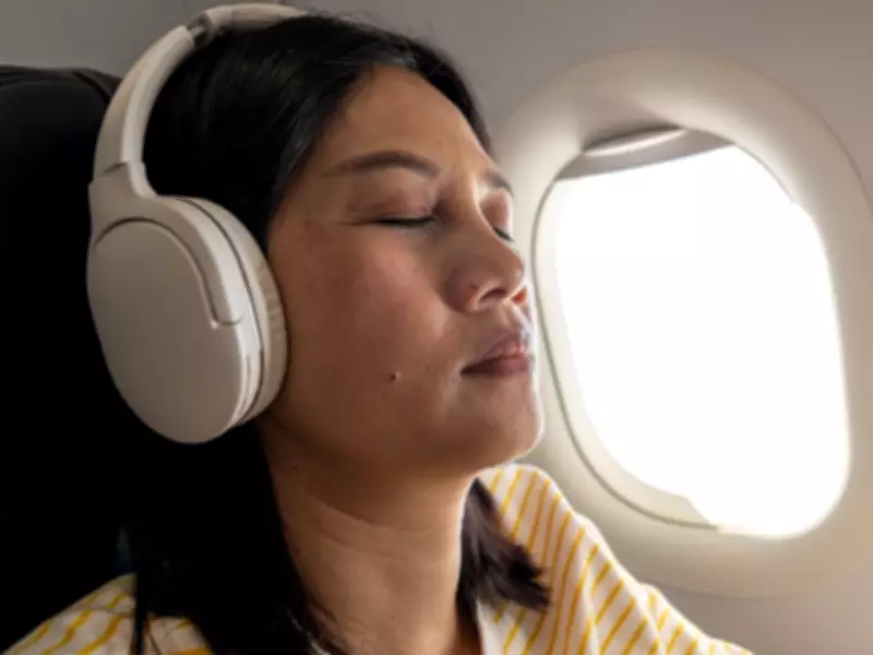 United Airlines Enforces Headphone Policy, May Remove Passengers for Loud Audio