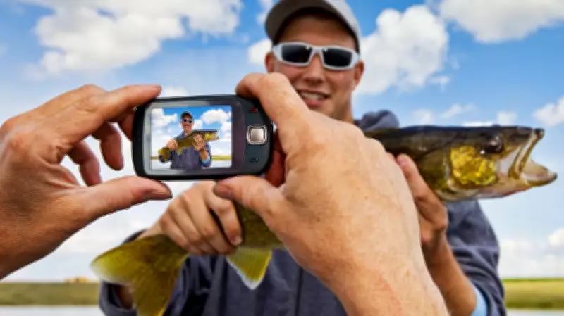 Why Men Rarely Update Dating Profiles and What It Signals About Relationships