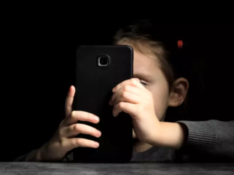 Windsor-Essex Youth Face Screen Time Crisis: Health Unit Launches Education Campaign