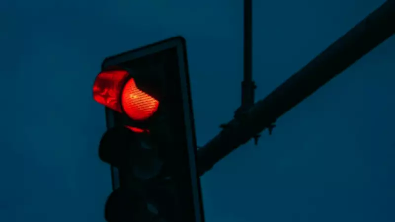 Windsor Police Issue Reminder on Red Light Rules and Fines for Drivers