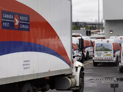 Canada Post Union Executives Split Over Tentative Labor Agreements