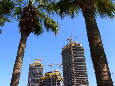 Dubai Real Estate Bonds Plummet Amid War-Driven Demand Fears