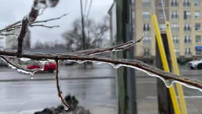 Ottawa's Temperature Plummets After Brief Warm Spell, Freezing Rain Halts Transit