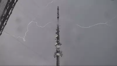 Wacky Weekend Weather: Fog, Thunderstorms, Flurries, and Double-Digit Temps Ahead