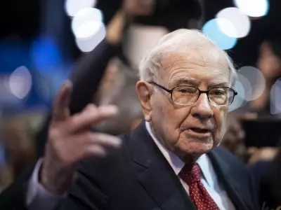 Warren Buffett Warns of Banking System Fragility Amid Market Fears