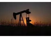 Brent Oil Surges Past $100 as Iran Blocks Strait of Hormuz, Sparking Market Chaos