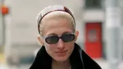 Carolyn Bessette Kennedy's Headband Trend Sparks Medical Warnings About Headaches