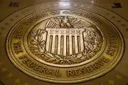 Federal Reserve Projects Single Rate Cut in 2026, Sees Limited Economic Impact from Iran War