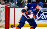 Hamilton's Matthew Schaefer Shines as Defensive Star for New York Islanders