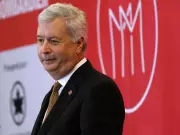 Jesse Kline Questions Air Canada's Bilingual Mandate Amid AI Translation Era