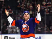 Maple Leafs Impressed by Islanders Rookie Matthew Schaefer's Stunning NHL Debut