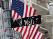 Momentum Trading Collapse Sparks Global Market Selloff Amid War and AI Fears