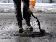 Montreal Inspector General Scrutinizes Pothole Repair Contracts Amid Competition Concerns